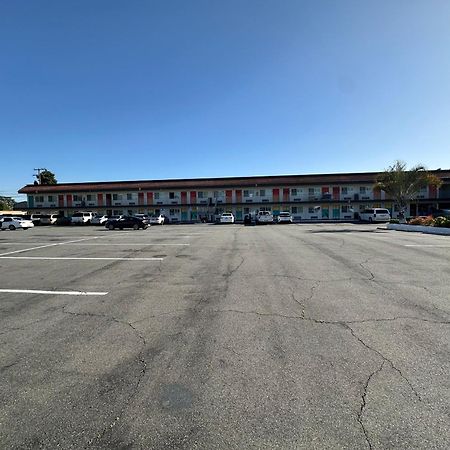 The Dixie Orange County Hotel Stanton Bagian luar foto