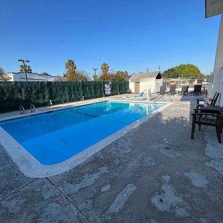 The Dixie Orange County Hotel Stanton Bagian luar foto