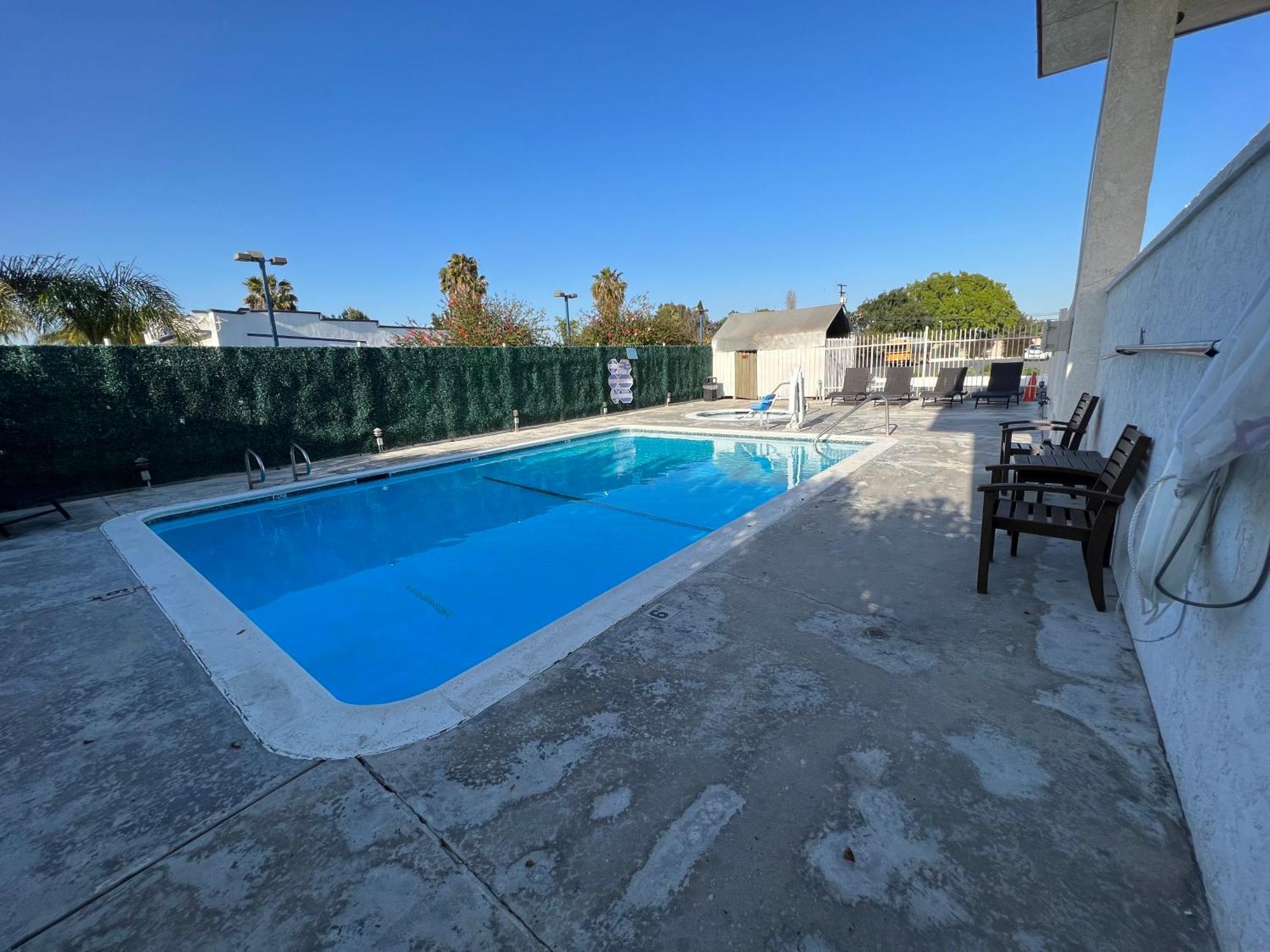 The Dixie Orange County Hotel Stanton Bagian luar foto