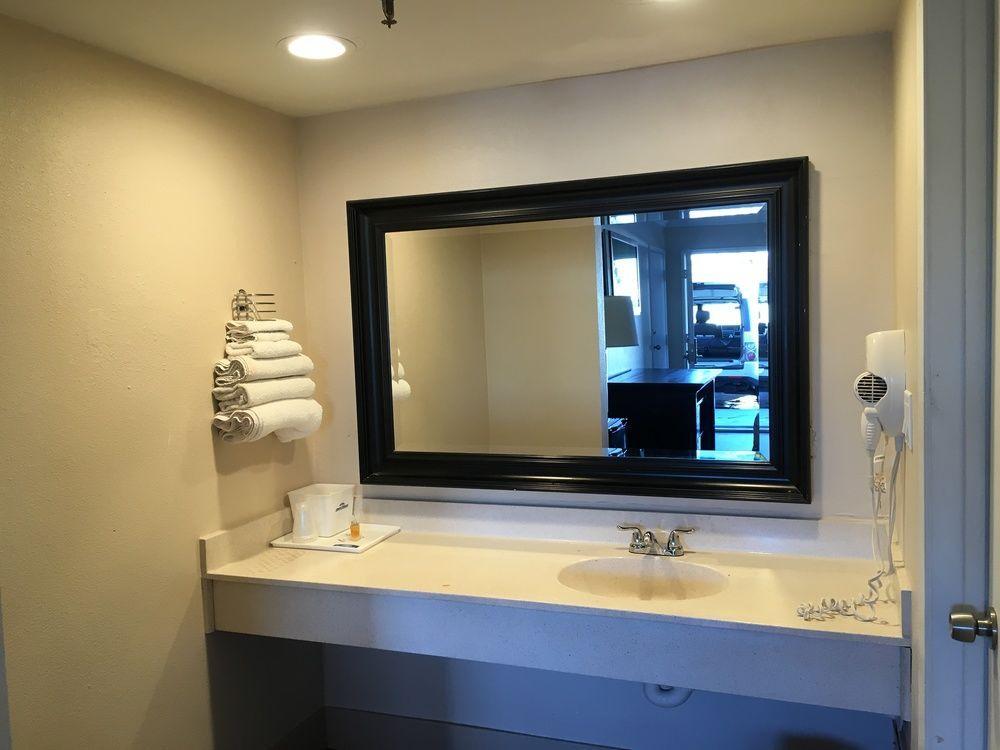 The Dixie Orange County Hotel Stanton Bagian luar foto