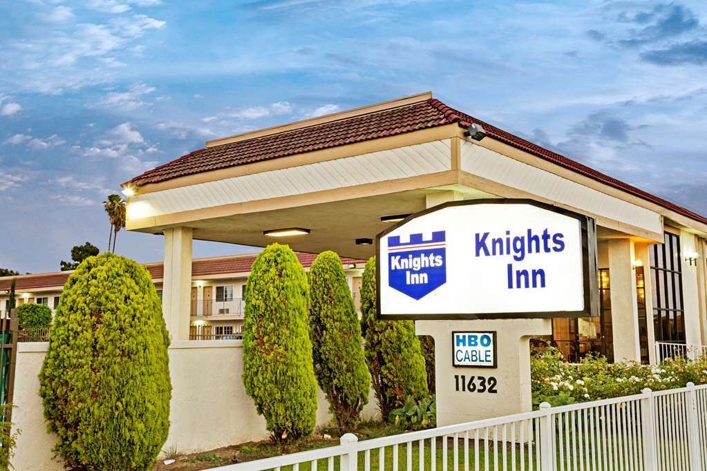 The Dixie Orange County Hotel Stanton Bagian luar foto