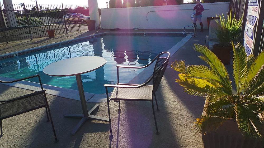 The Dixie Orange County Hotel Stanton Bagian luar foto